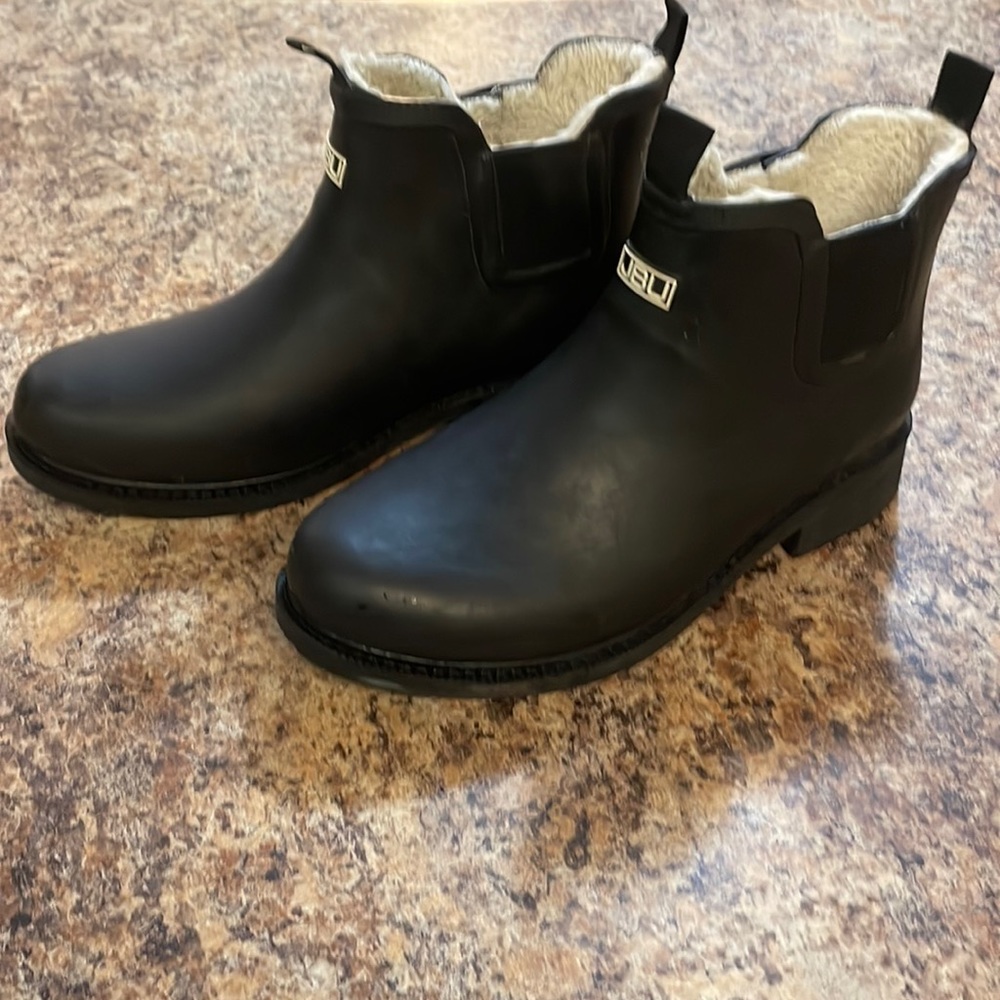 Jambu women’s Chelsea boots
